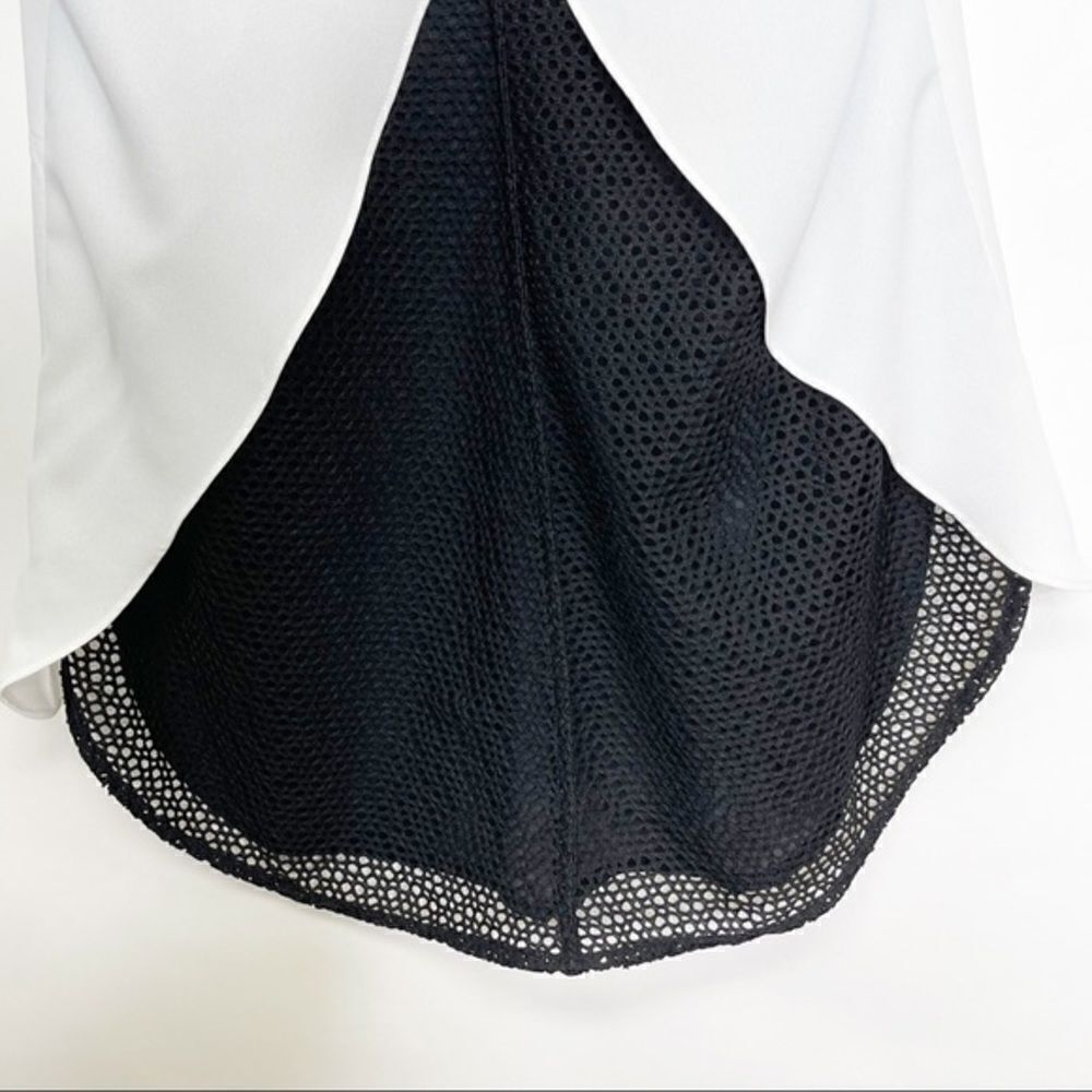 Cabi Black White Split Back Domino Sleeveless Top - Picture 4 of 8